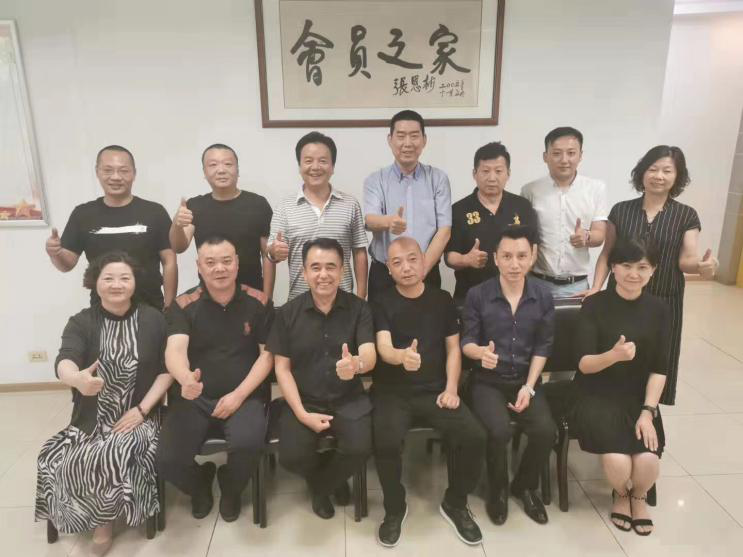 我省首個專家?guī)煺匠闪?，今泰裝飾工程經(jīng)理受(圖1)